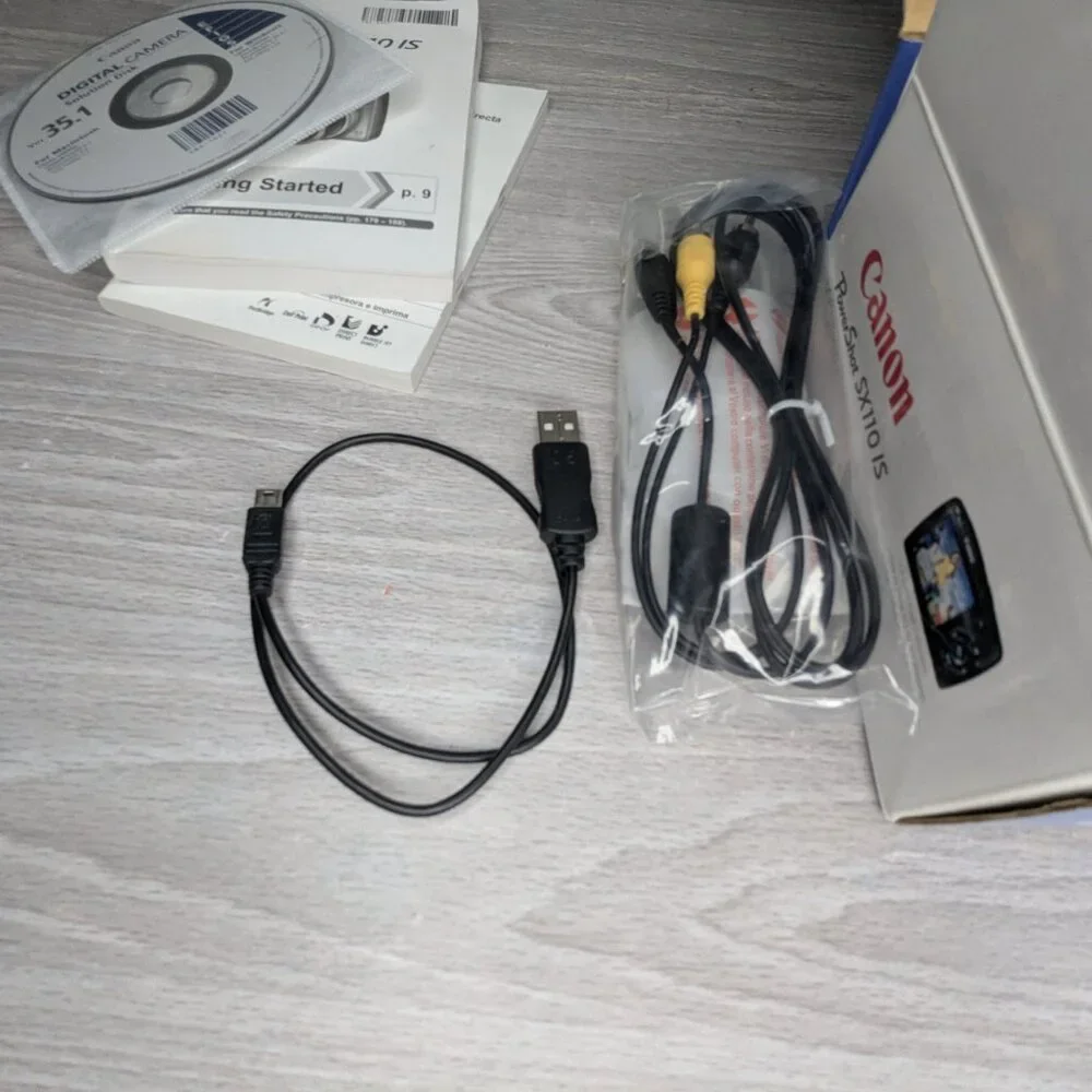 Cannon Digital Camera PowerShot SX110 IS 9 MP w/SD Card and Original Box WORKS
